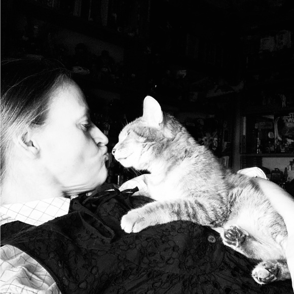 Meet your Posher. - Picture 7 of 7